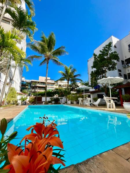 Imagem 2 da galeria do anúncio: Quarto com vista para a Piscina