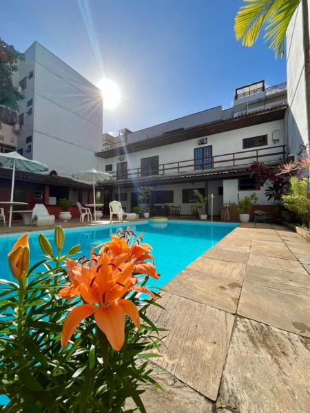 Imagem 1 da galeria do anúncio: Quarto com vista para a Piscina