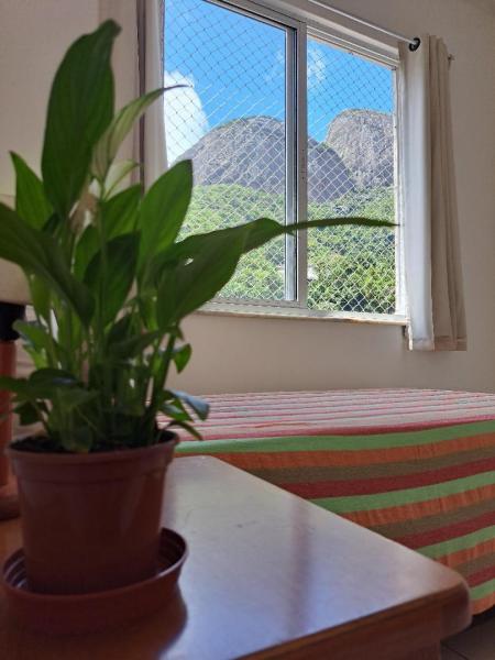 Imagem 1 da galeria do anúncio: 01 Quarto em ambiente familiar compartilhado