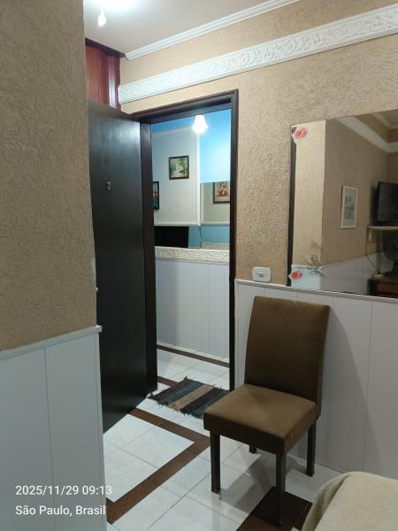 Imagem 20 da galeria do anúncio: Suíte em casarão com piscina próxima ao metrô