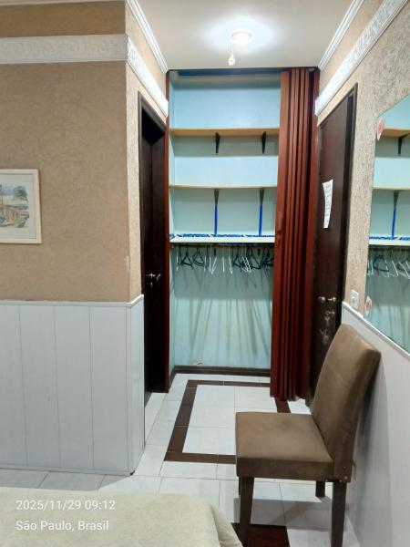 Imagem 18 da galeria do anúncio: Suíte em casarão com piscina próxima ao metrô