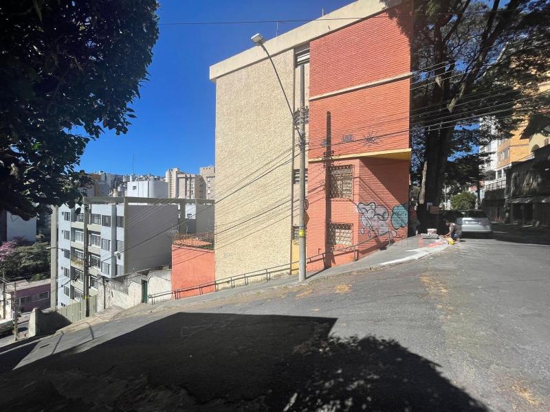 Imagem 1 da galeria do anúncio: suite   individual mobiliada masculino