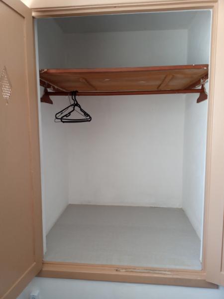 Imagem 5 da galeria do anúncio: Quarto - Rua Catete - Alto Barroca - Entrada independente