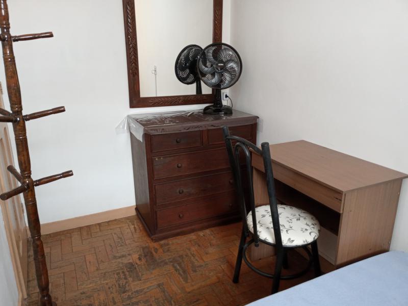 Imagem 3 da galeria do anúncio: Quarto - Rua Catete - Alto Barroca - Entrada independente