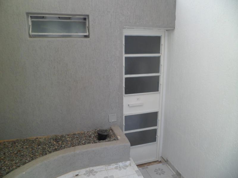 Imagem 10 da galeria do anúncio: kit-net de Casal mobiliado à 700 metros da estação saúde.