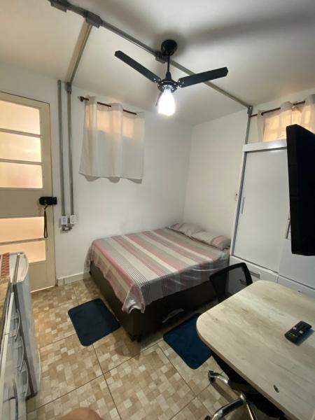 Imagem 5 da galeria do anúncio: kit-net de Casal mobiliado à 700 metros da estação saúde.