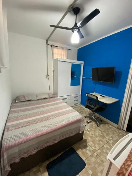 Imagem 1 da galeria do anúncio: kit-net de Casal mobiliado à 700 metros da estação saúde.