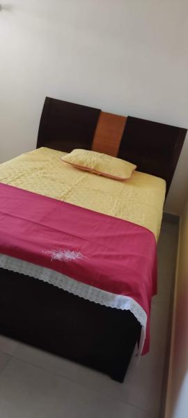 Imagem 2 da galeria do anúncio: EXCELENTE QUARTO MOBILIADO