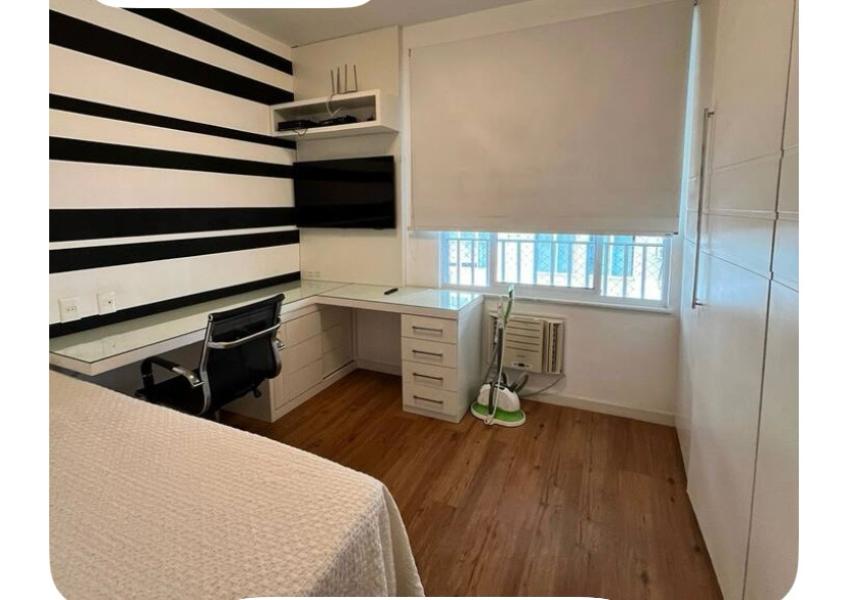 Imagem 3 da galeria do anúncio: Ofereço um quarto com conforto , banheiro em frente com uma