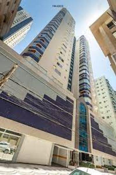 Imagem 15 da galeria do anúncio: Quarto em apartamento na quadra do mar na praia central