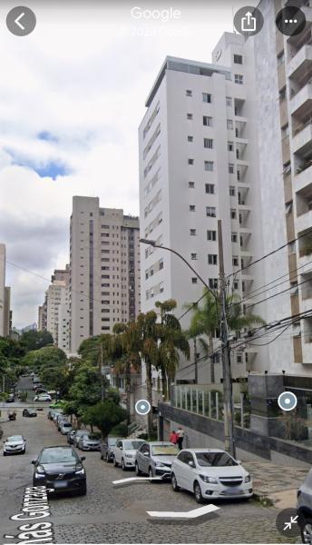 Imagem 1 da galeria do anúncio: Aluguel de Quarto Amplo em Lourdes, Belo Horizonte