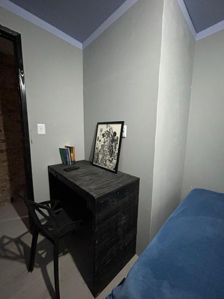 Imagem 2 da galeria do anúncio: Quarto mobiliado,com todas contas inclusas,Centro de PoA Q56