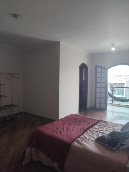 Imagem 6 da galeria do anúncio: Suíte ampla com varanda