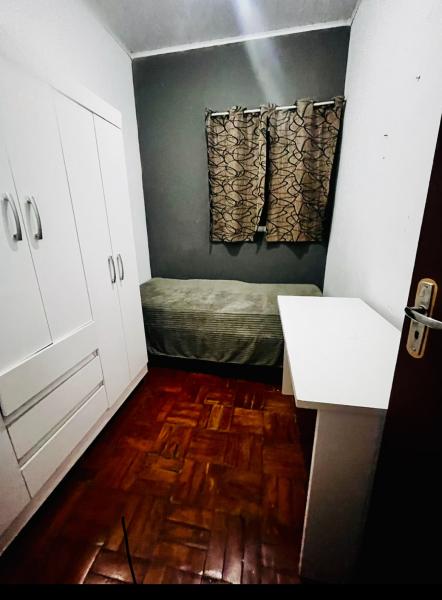 Imagem 2 da galeria do anúncio: Aluga quarto solteiro