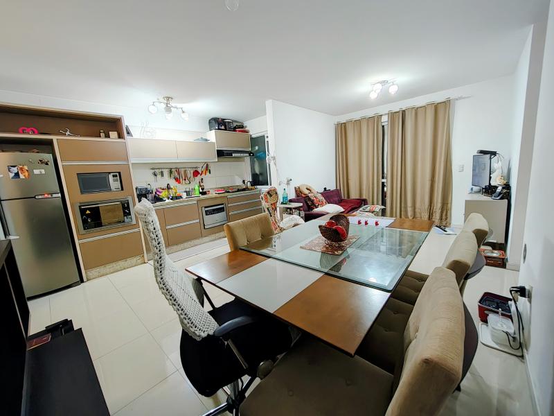 Imagem 4 da galeria do anúncio: Amplo quarto mobiliado /frigobar