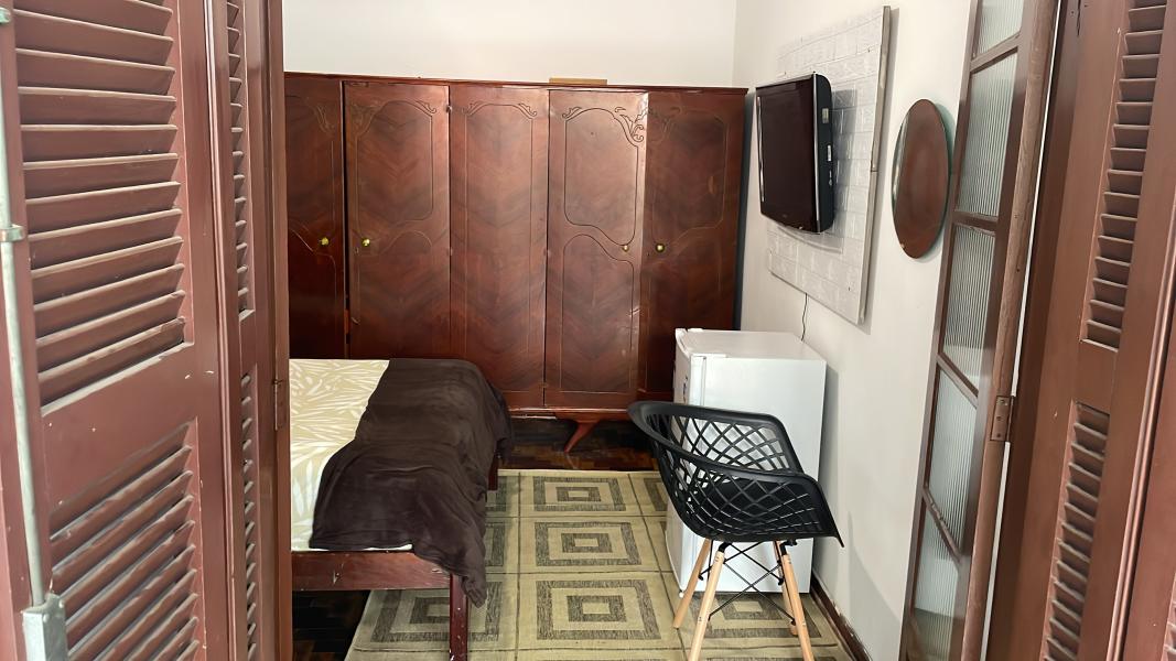 Imagem 17 da galeria do anúncio: Quarto completo em casa mobiliada em ótima localização