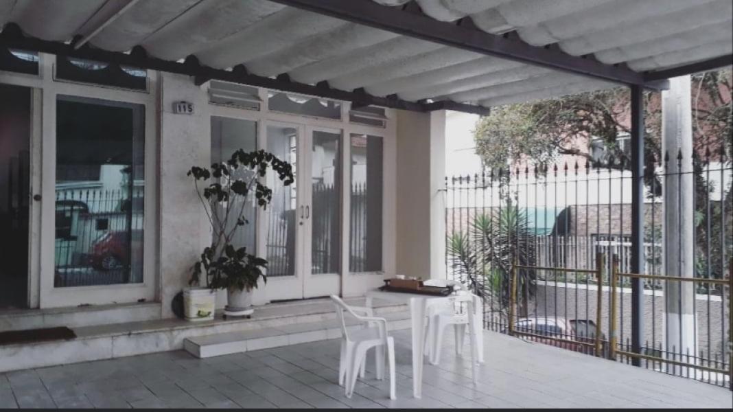 Imagem 1 da galeria do anúncio: Quarto individual com sacada metrô Ana rosa