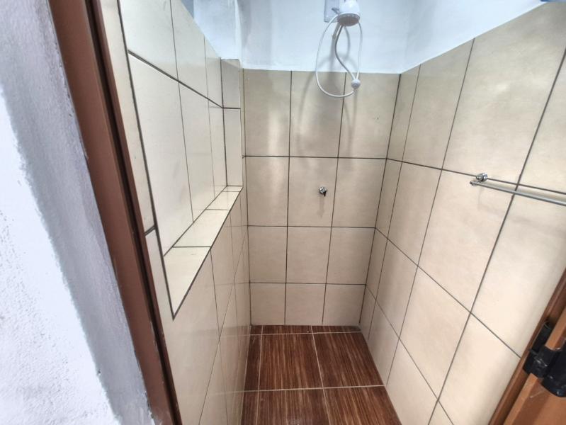 Imagem 6 da galeria do anúncio: kitnet/studio em casa com piscina