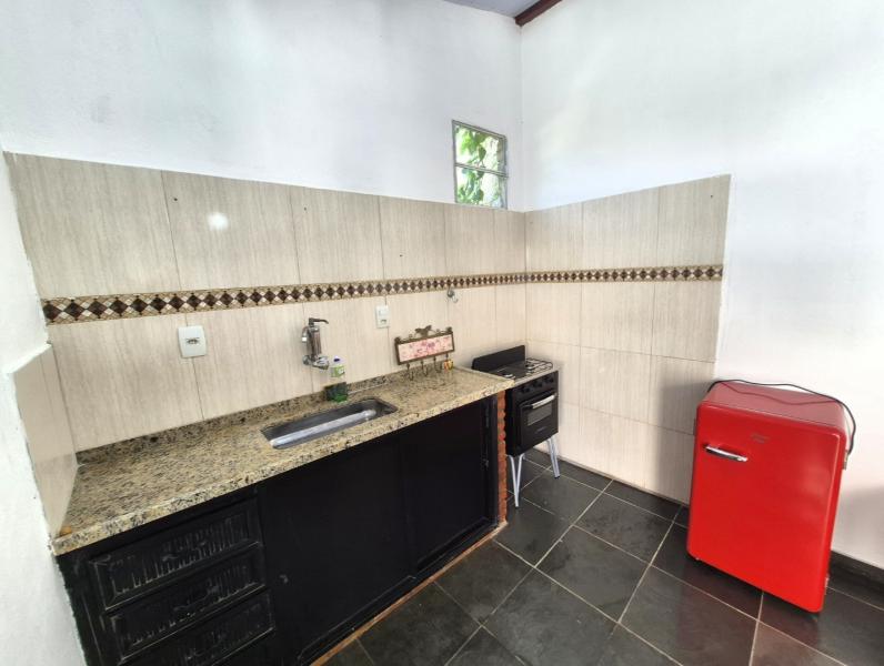 Imagem 4 da galeria do anúncio: kitnet/studio em casa com piscina