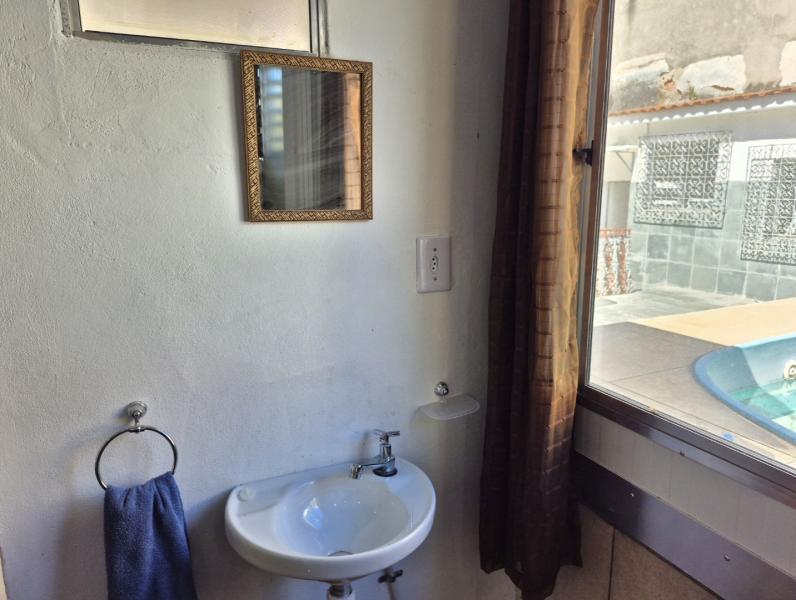 Imagem 8 da galeria do anúncio: kitnet/studio em casa com piscina