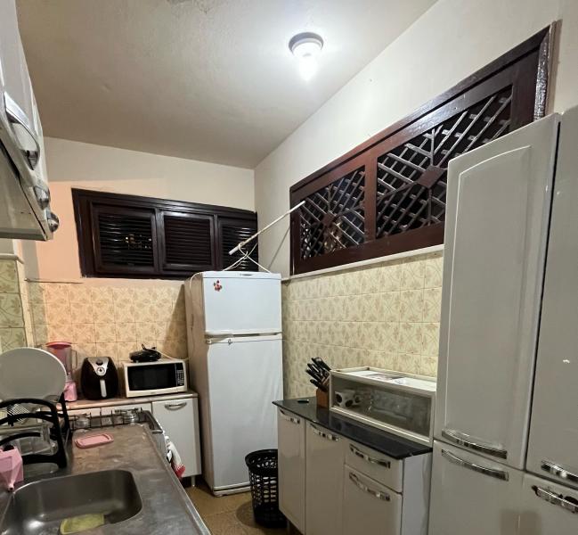 Imagem 9 da galeria do anúncio: Quarto mobiliado,  com banheiro na Varjota