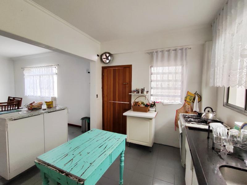 Imagem 14 da galeria do anúncio: Suite com varanda em casa na Vila Madalena