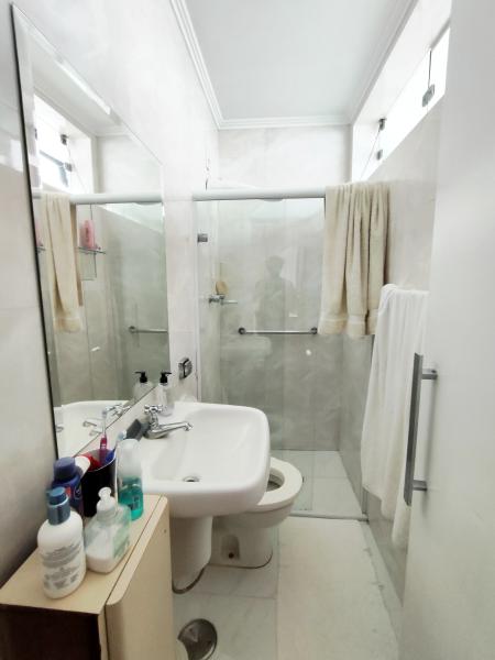 Imagem 5 da galeria do anúncio: Suite com varanda em casa na Vila Madalena