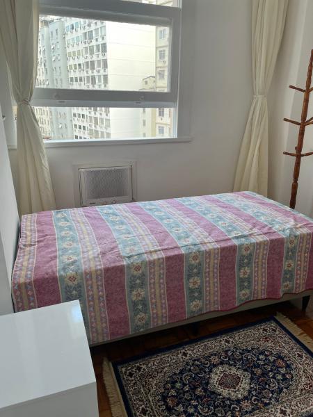 Imagem 2 da galeria do anúncio: ALUGO QUARTO INDIVIDUAL NO CATETE