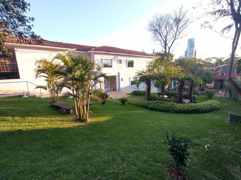 Imagem 9 da galeria do anúncio: Casa com suítes individuais e banheiro privativo