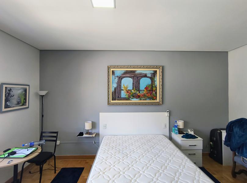 Imagem 3 da galeria do anúncio: Casa com suítes individuais e banheiro privativo