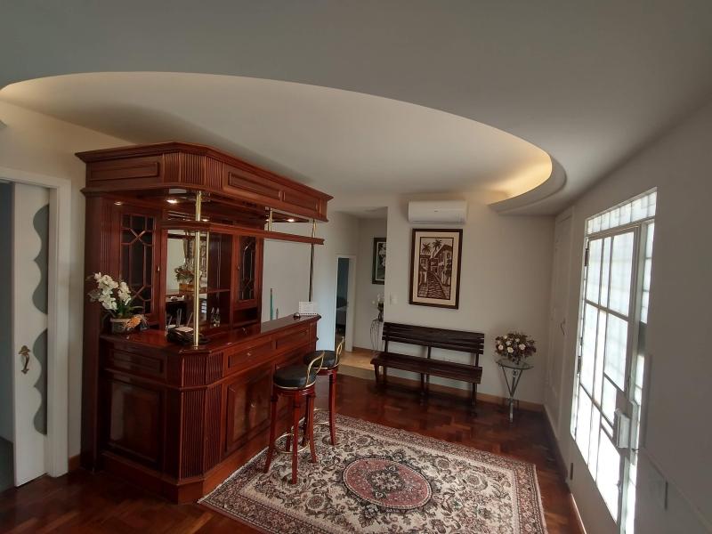 Imagem 16 da galeria do anúncio: Casa com suítes individuais e banheiro privativo