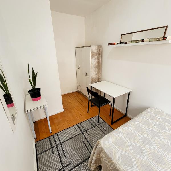 Imagem 3 da galeria do anúncio: QUARTO PRÓXIMO DA CASA DE CULTURA E ORLA