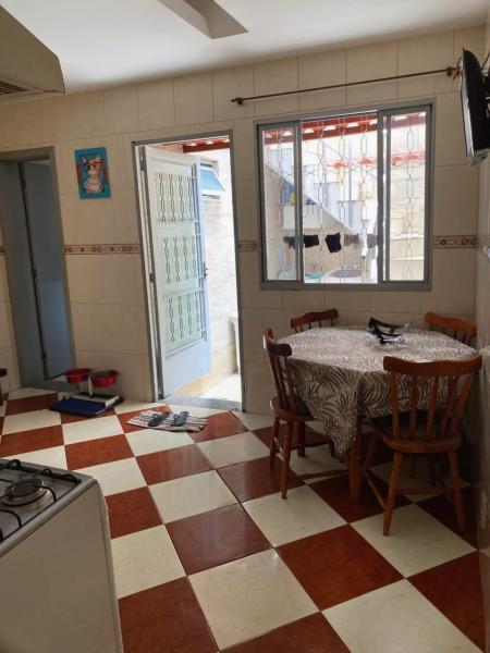 Imagem 4 da galeria do anúncio: Suíte Espaçosa — Ambiente Feminino, Seguro e Acolhedor