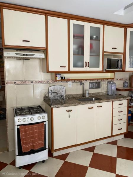 Imagem 3 da galeria do anúncio: Suíte Espaçosa — Ambiente Feminino, Seguro e Acolhedor