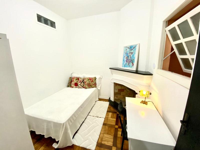 Imagem 1 da galeria do anúncio: QUARTO NA FRENTE DA UFRGS