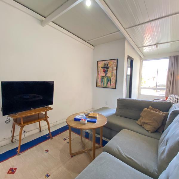 Imagem 9 da galeria do anúncio: QUARTO NA FRENTE DA UFRGS