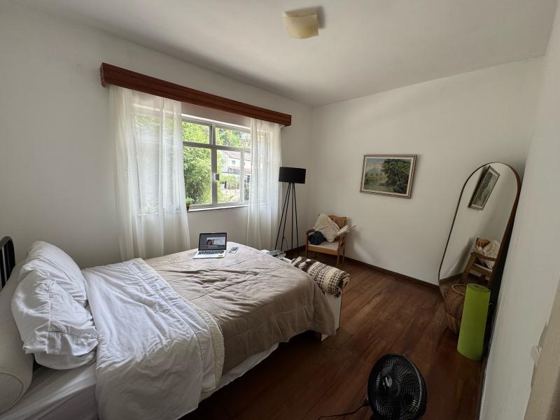 Imagem 2 da galeria do anúncio: quarto mobiliado e arejado