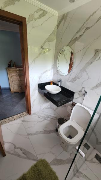 Imagem 7 da galeria do anúncio: Quarto em Casa de Alto Padrão no Ouro Preto – Oásis Urbano