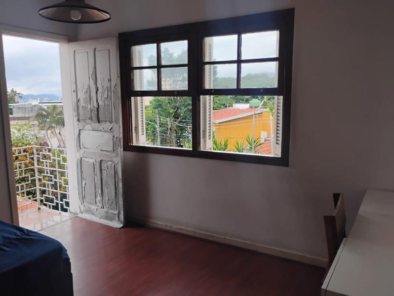 Imagem 2 da galeria do anúncio: Quarto Individual com varanda Vila Romana