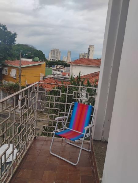 Imagem 3 da galeria do anúncio: Quarto Individual com varanda Vila Romana