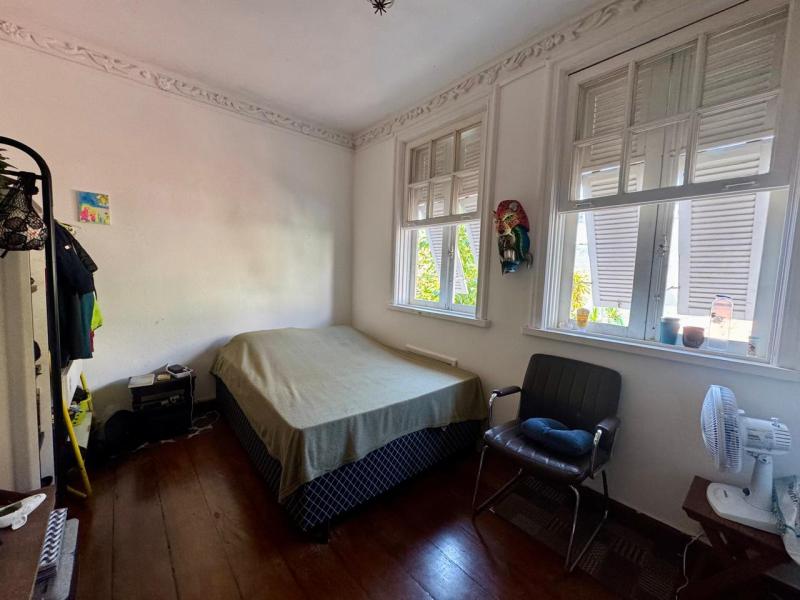 Imagem 8 da galeria do anúncio: Casarão em Laranjeiras - quartos individuais