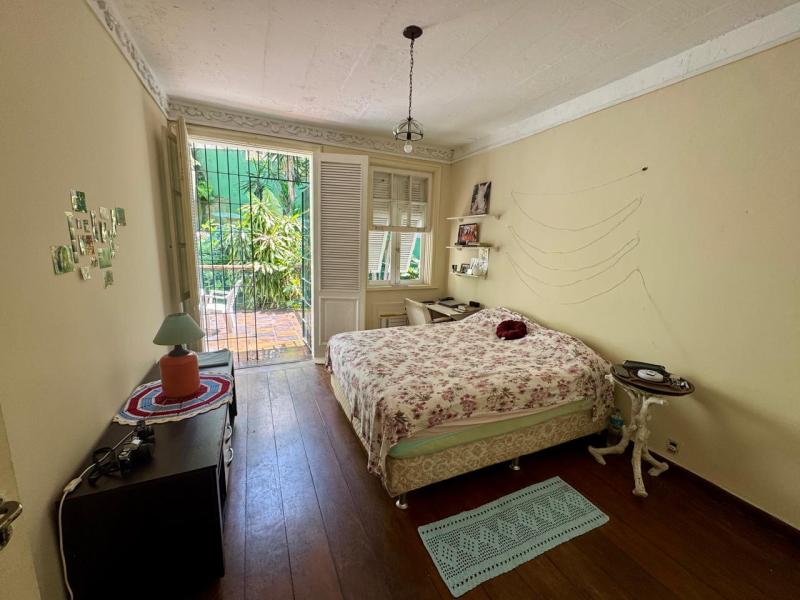 Imagem 7 da galeria do anúncio: Casarão em Laranjeiras - quartos individuais