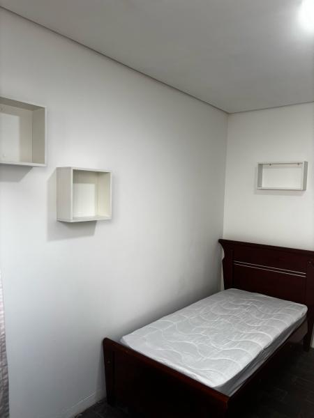 Imagem 1 da galeria do anúncio: QUARTO MOBILIADO JD SATÉLITE/TODAS AS CONTAS INCLUSAS