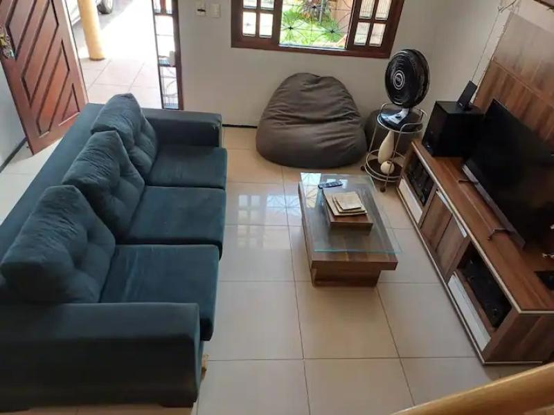 Imagem 5 da galeria do anúncio: SUITE - QUARTO CONFORTÁVEL COM BANHEIRO E MOBILIADO